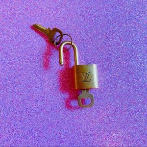 authentic louis vuitton padlock #324 with keys